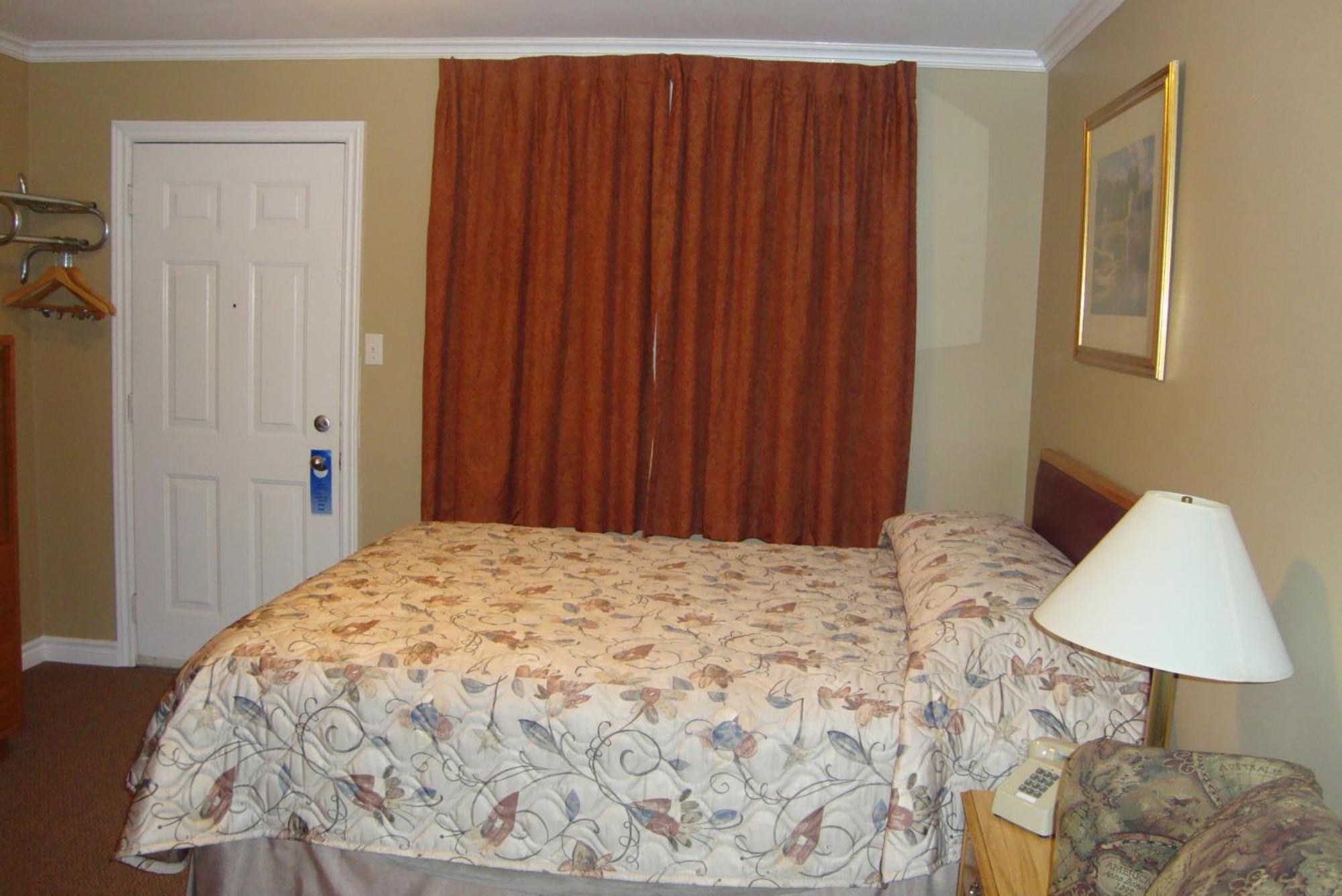 Royal Napanee Inn Greater Napanee Dış mekan fotoğraf