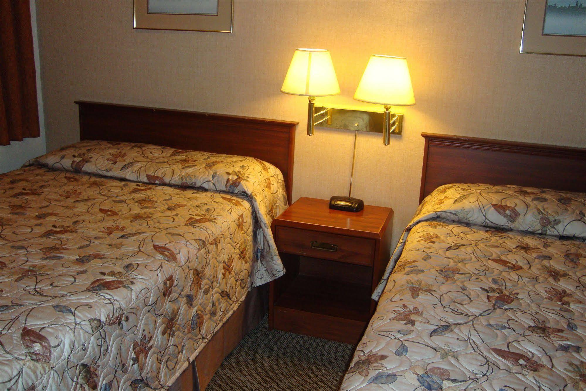 Royal Napanee Inn Greater Napanee Dış mekan fotoğraf
