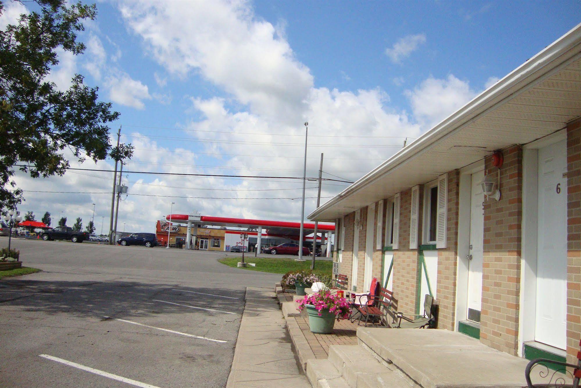Royal Napanee Inn Greater Napanee Dış mekan fotoğraf