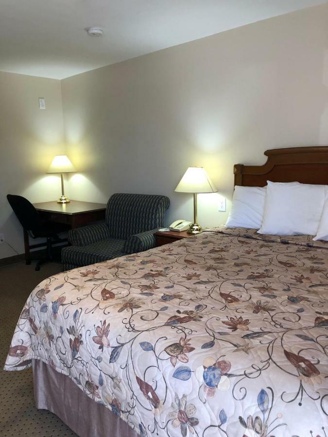 Royal Napanee Inn Greater Napanee Dış mekan fotoğraf